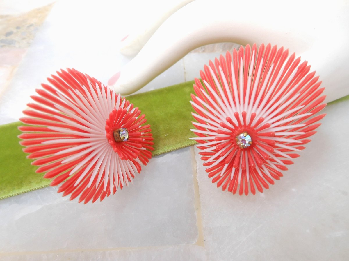 Vintage GERMANY Atomic Starburst Red Plastic Earrings Clip On Rhinestone Flower Sputnik Rockabilly Mid Century Jewelry Gift, VivianJoel.com