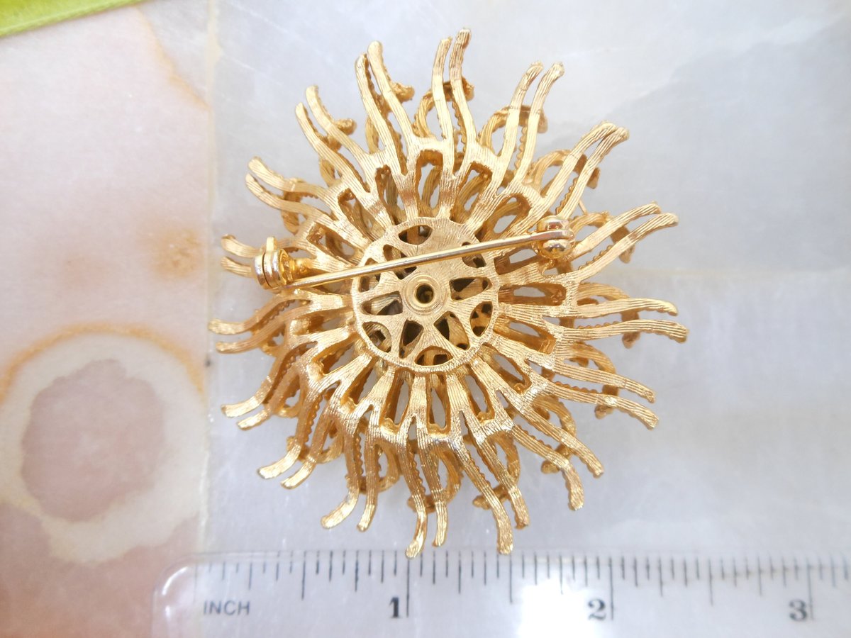 Vintage Baroque Pearl Brooch Pin Pinwheel Flower Glass Bead Chunky Gold Plate Mid Century Jewelry, VivianJoel.com