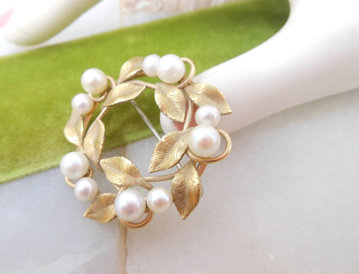 Vintage KREMENTZ Brooch Pin Pearl Flower Wreath Circle Vine Mid Century Designer Jewelry Gift, VivianJoel.com