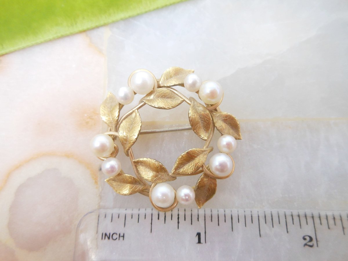 Vintage KREMENTZ Brooch Pin Pearl Flower Wreath Circle Vine Mid Century Designer Jewelry Gift, VivianJoel.com