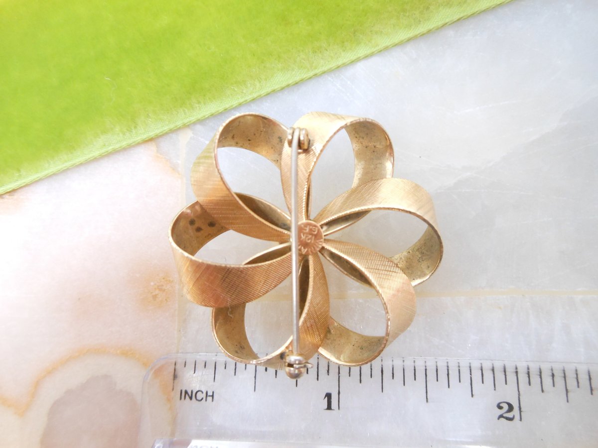 Vintage WINARD Flower Brooch Ribbon Bow Pin Circle Pearl Gold Fill GF Love Knot Mid Century Designer Jewelry Gift, VivianJoel.com