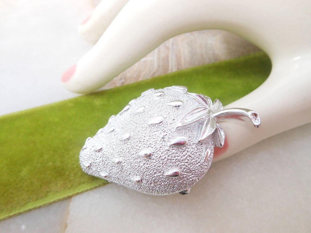 Vintage SARAH COVENTRY Brooch Strawberry Ice Fruit Pin Designer Rockabilly Mid Century Jewelry Gift, VivianJoel.com