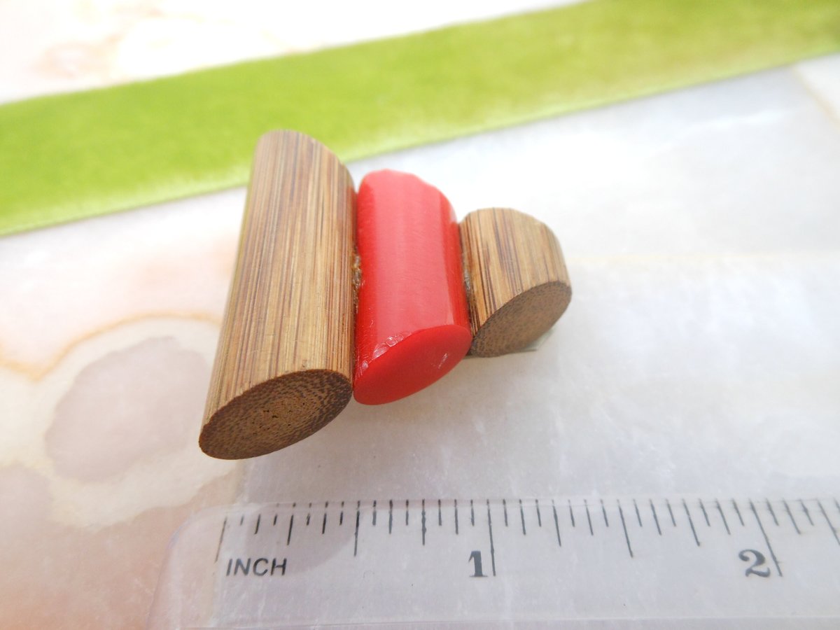 Vintage BAKELITE Fur Dress Clip Pin Cherry Red Chunky Old Plastic V for Victory Patriotic Mid Century Jewelry Gift, VivianJoel.com