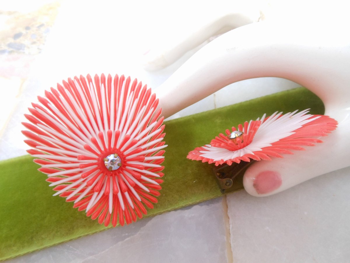 Vintage GERMANY Atomic Starburst Red Plastic Earrings Clip On Rhinestone Flower Sputnik Rockabilly Mid Century Jewelry Gift, VivianJoel.com
