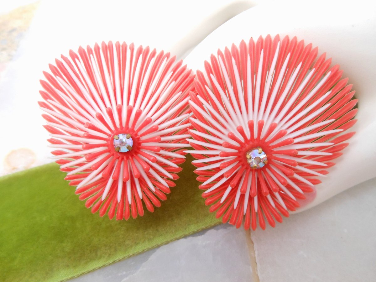 Vintage GERMANY Atomic Starburst Red Plastic Earrings Clip On Rhinestone Flower Sputnik Rockabilly Mid Century Jewelry Gift, VivianJoel.com
