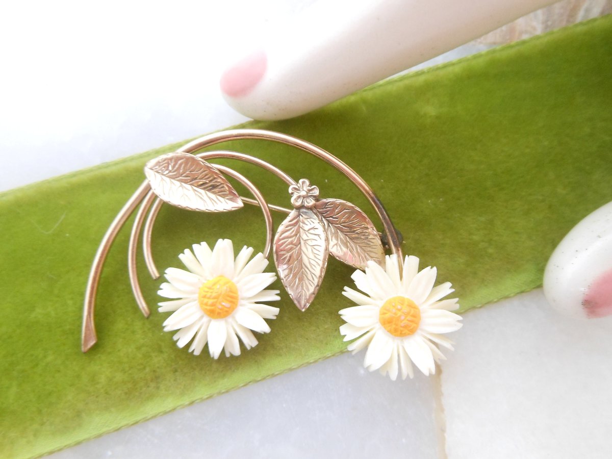 Vintage WINARD Gold Fill Brooch Designer Carved Daisy Flower Pin 12Kt GF Bovine Bone Jewelry Mid Century Gift, VivianJoel.com