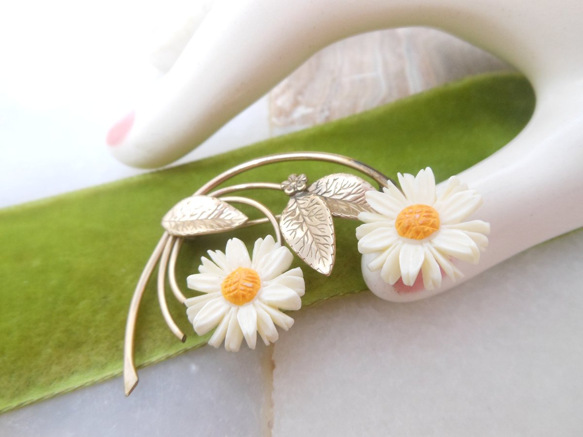Vintage WINARD Gold Fill Brooch Designer Carved Daisy Flower Pin 12Kt GF Bovine Bone Jewelry Mid Century Gift, VivianJoel.com