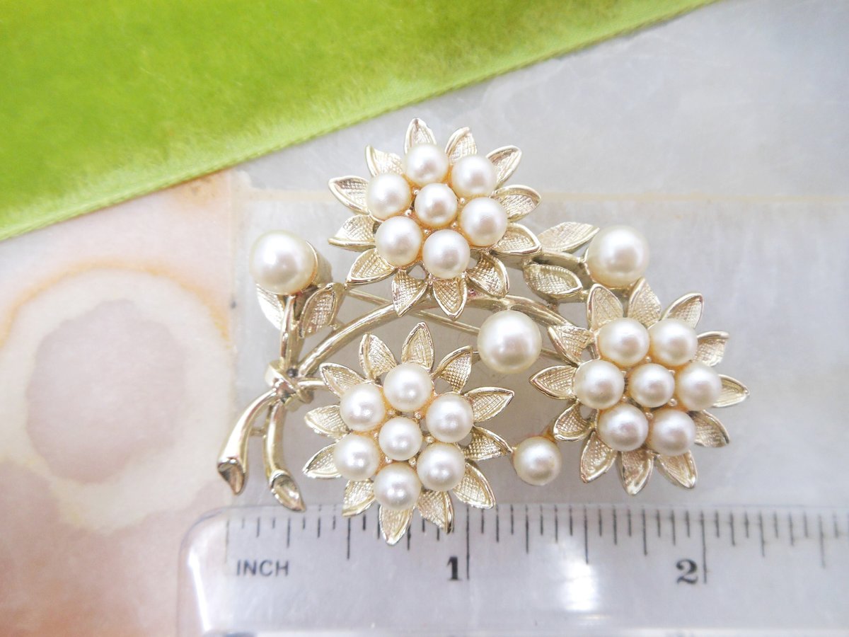 Vintage LISNER Pearl Brooch Earring SET Flower Leaf Pin Gold Tone Plate Clip On Designer Jewelry Gift Mid Century, VivianJoel.com