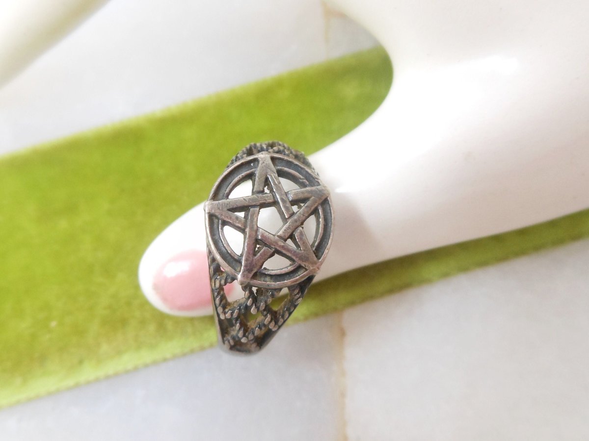 Vintage STERLING SILVER Wicca Ring 925 Pentagram Pentacle Star Size 11.5 Designer Jewelry Gift,  VivianJoel.com