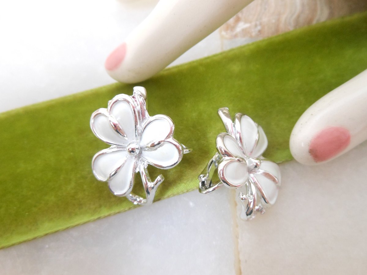 Vintage CORO Enamel Earrings Flower White Clover Clip On Wedding Bridesmaid Designer Jewelry Gift Mid Century, VivianJoel.com