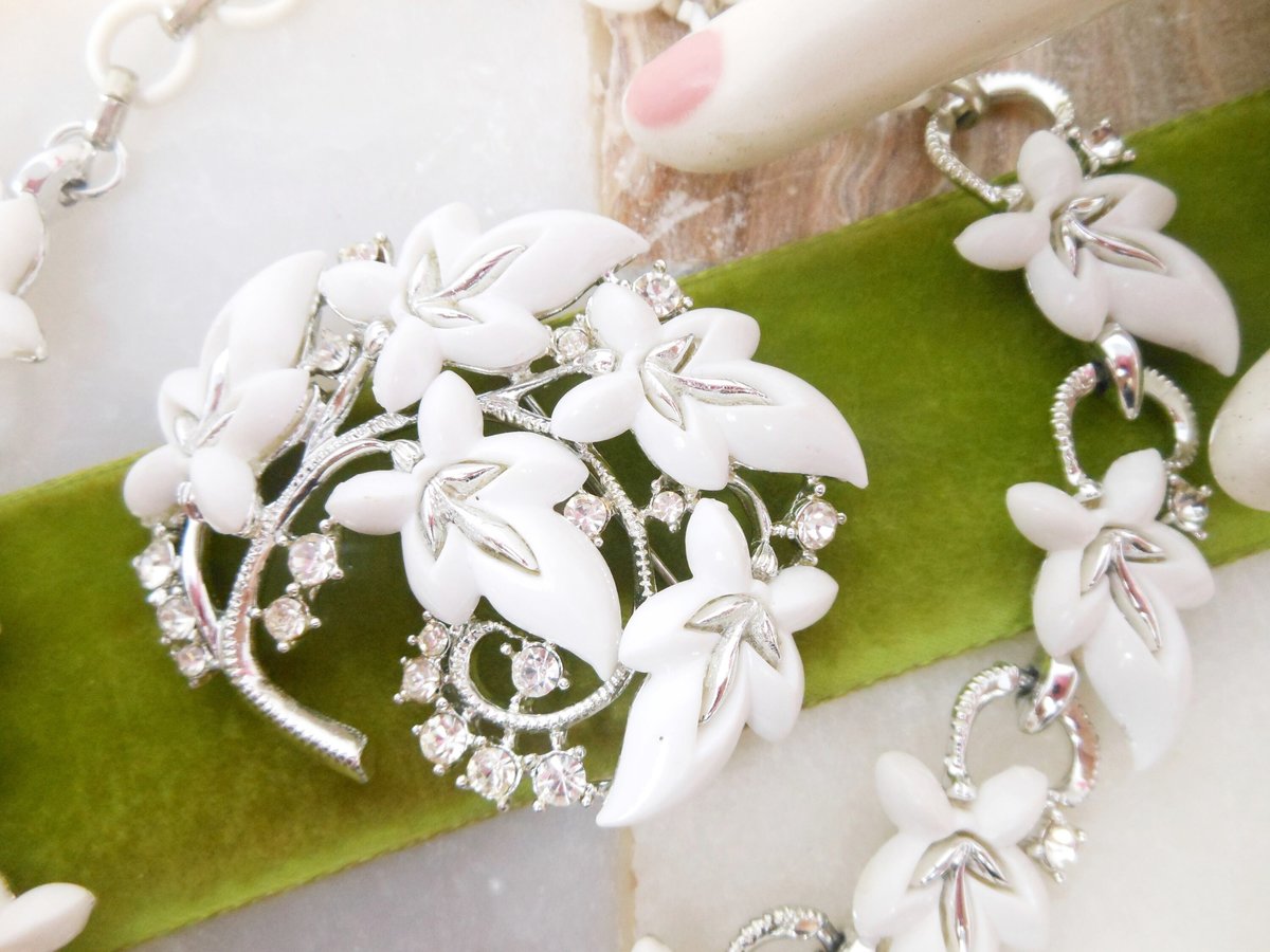 Vintage STAR Necklace Brooch Set White Lucite Plastic Thermoset Rhinestone Pin Up Retro Designer Jewelry Mid Century, VivianJoel.com