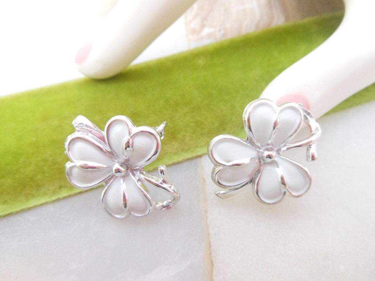 Vintage CORO Enamel Earrings Flower White Clover Clip On Wedding Bridesmaid Designer Jewelry Gift Mid Century, VivianJoel.com