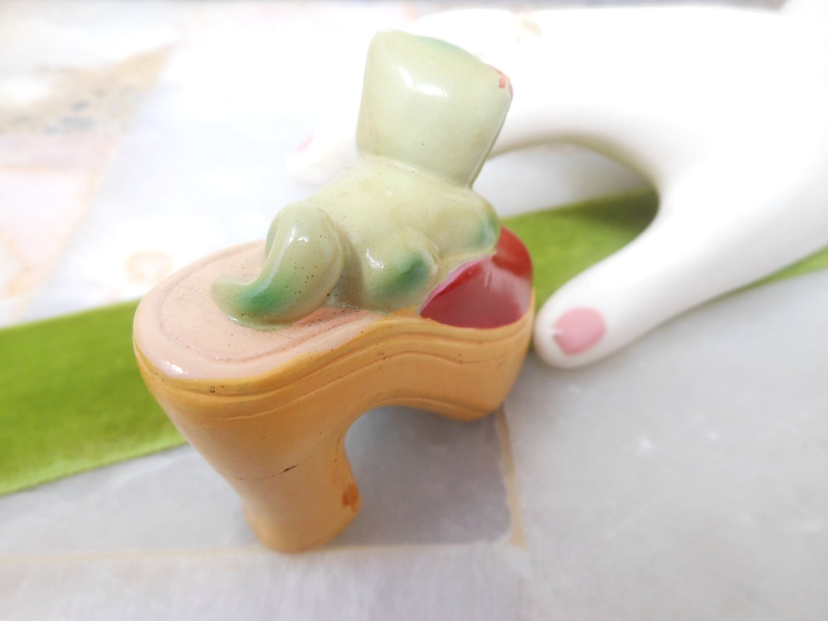 Vintage Cat in Shoe Pencil Sharpener Old Shanghai China Import Handpaint Kitsch Cute Mid Century *as is*, VivianJoel.com