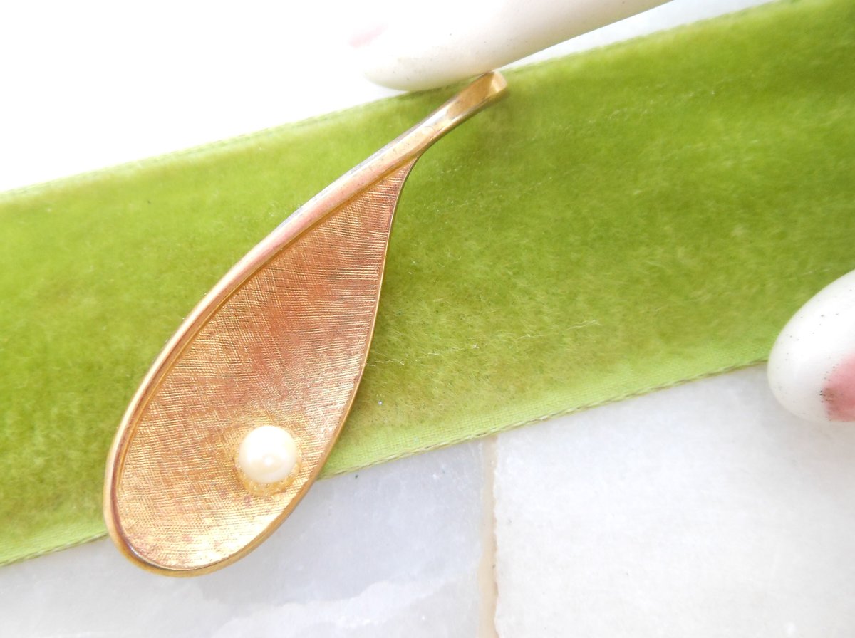 Vintage STERLING SILVER Pearl Pin Brooch Leaf Delicate Gold Vermiel Designer PM 925 Mid Century Jewelry Gift, VivianJoel.com