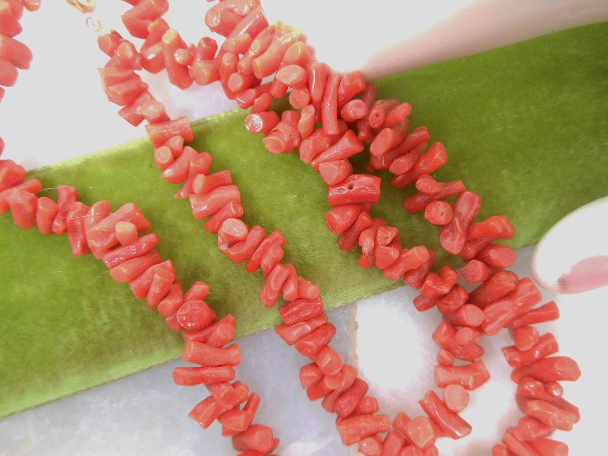 Vintage Coral Bead Branch Fringe Collar Necklace Salmon Orange 19" Mid Century Beach Tropical Jewelry Gift, VivianJoel.com