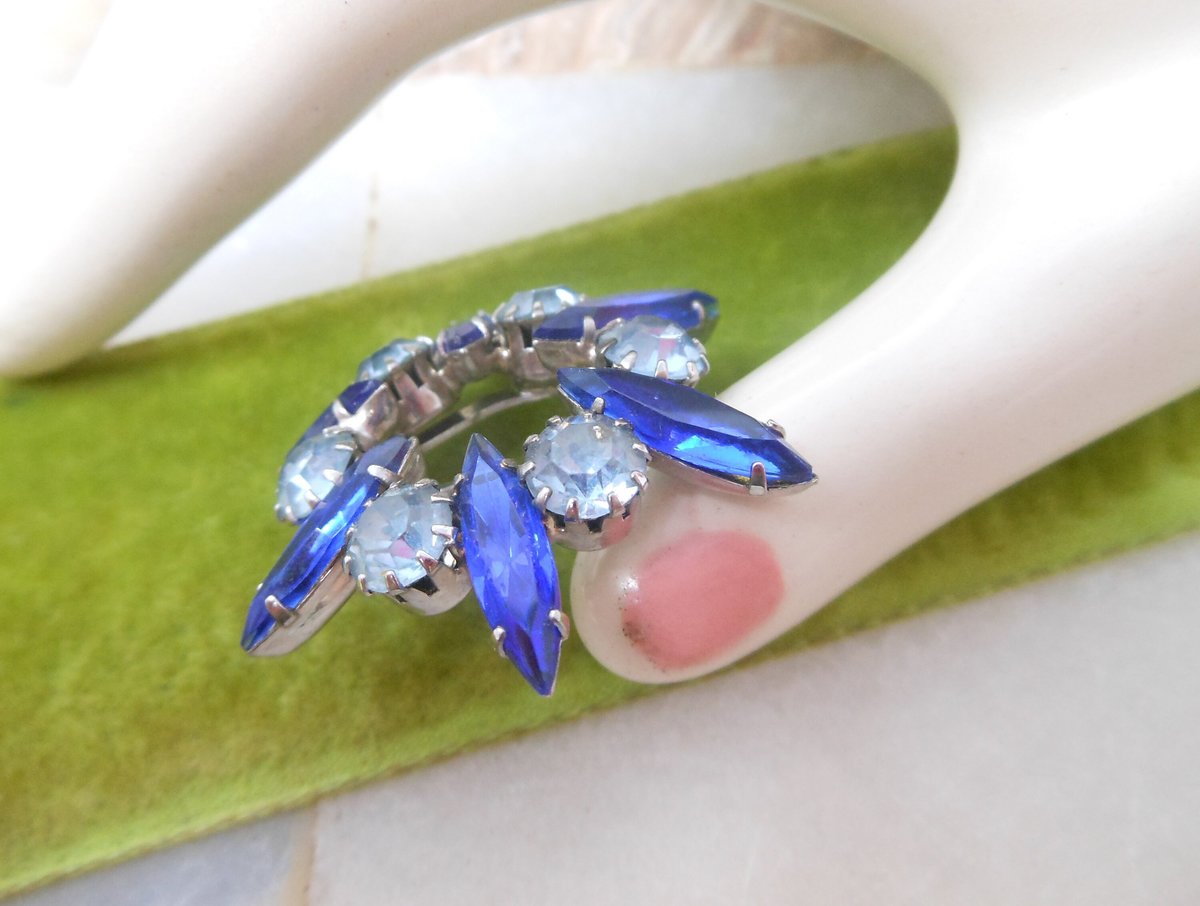 Vintage Blue Rhinestone Brooch Starburst Pin Sapphire Petite Wreath Infinity Circle Mid Century Jewelry Gift, VivianJoel.com
