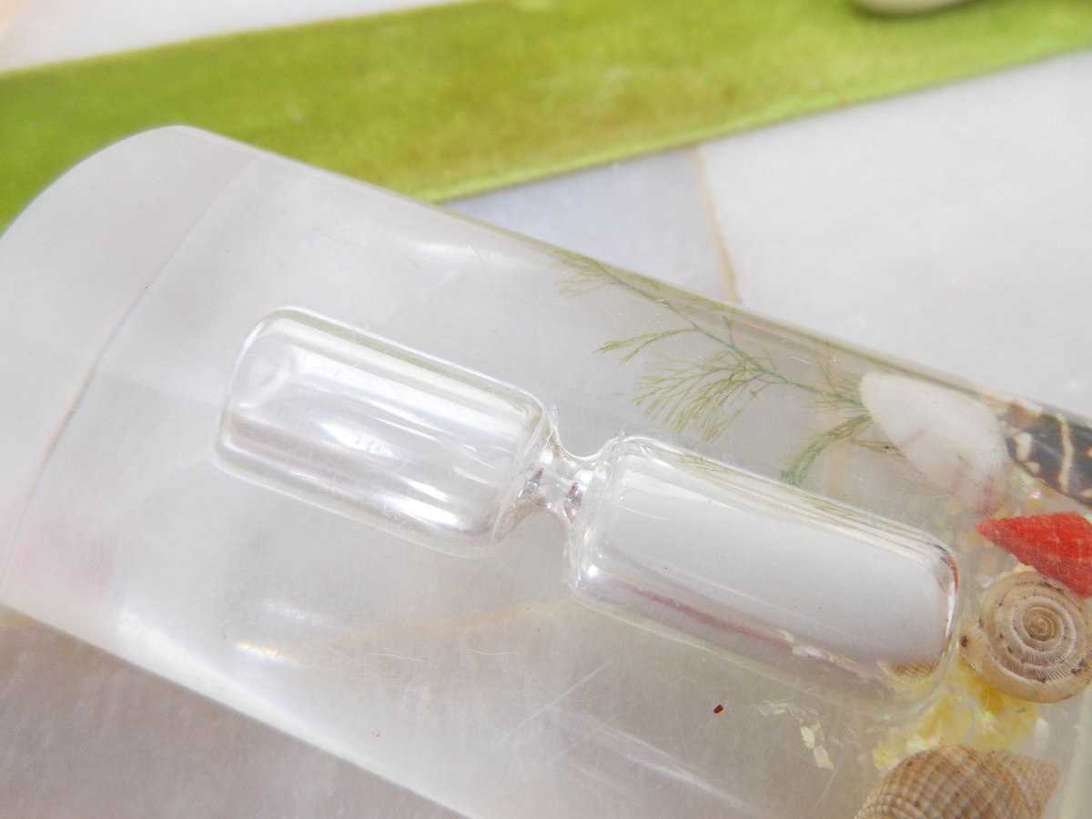 Vintage Lucite Aquarium Timer Hour Glass Egg Resin Plastic Beach Tropical Travel Souvenir Seahorse *as is*, VivianJoel.com