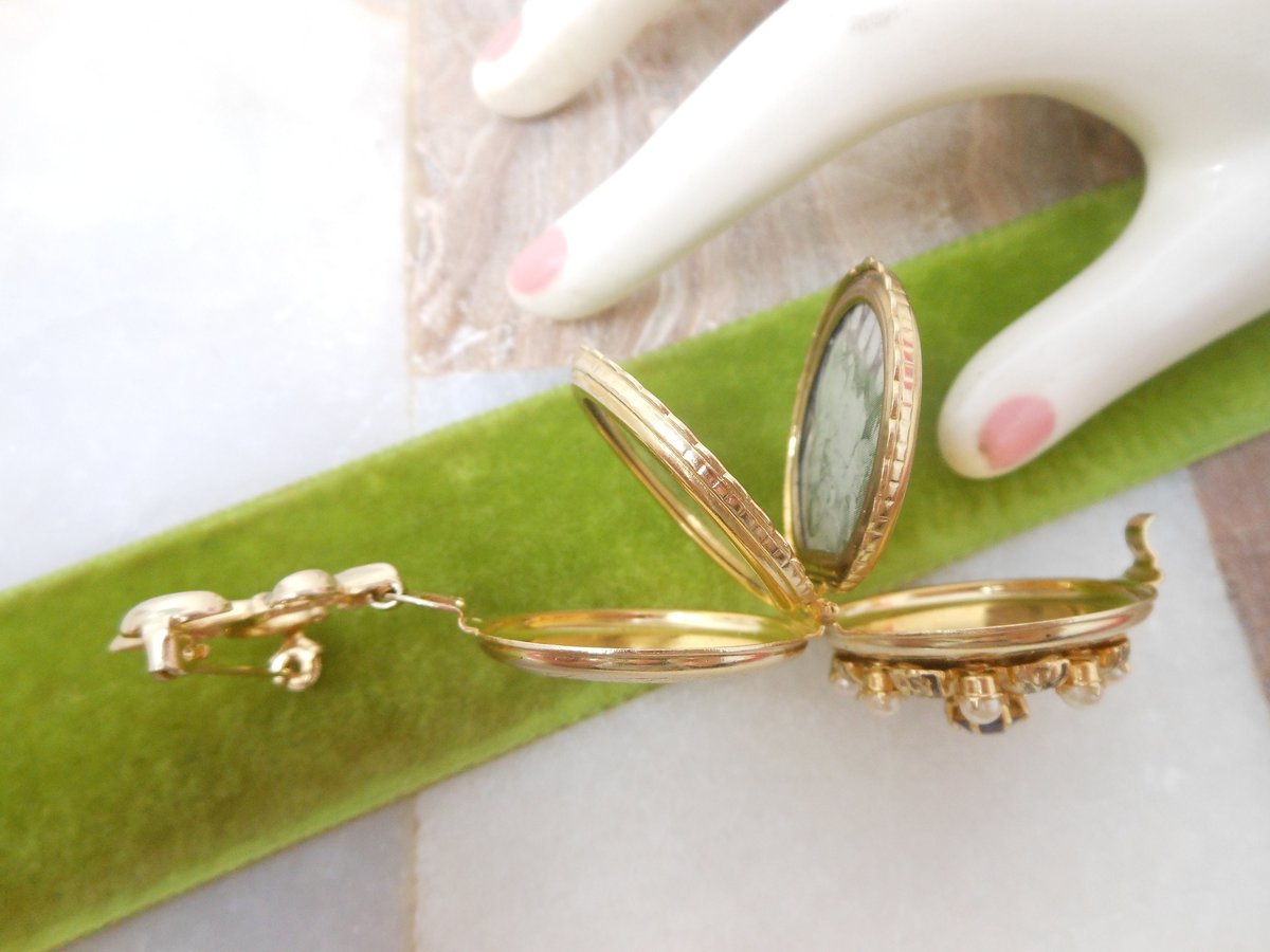 Vintage CORO Pegasus 6 Photo Book Locket Brooch Amethyst Pin Victorian Regency Revival Designer Mid Century Jewelry Gift, VivianJoel.com