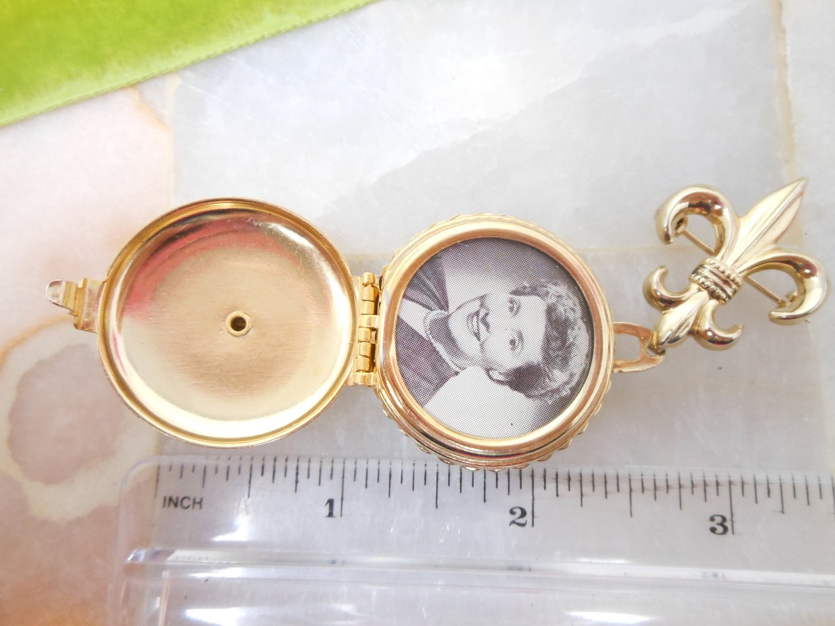 Vintage CORO Pegasus 6 Photo Book Locket Brooch Amethyst Pin Victorian Regency Revival Designer Mid Century Jewelry Gift, VivianJoel.com