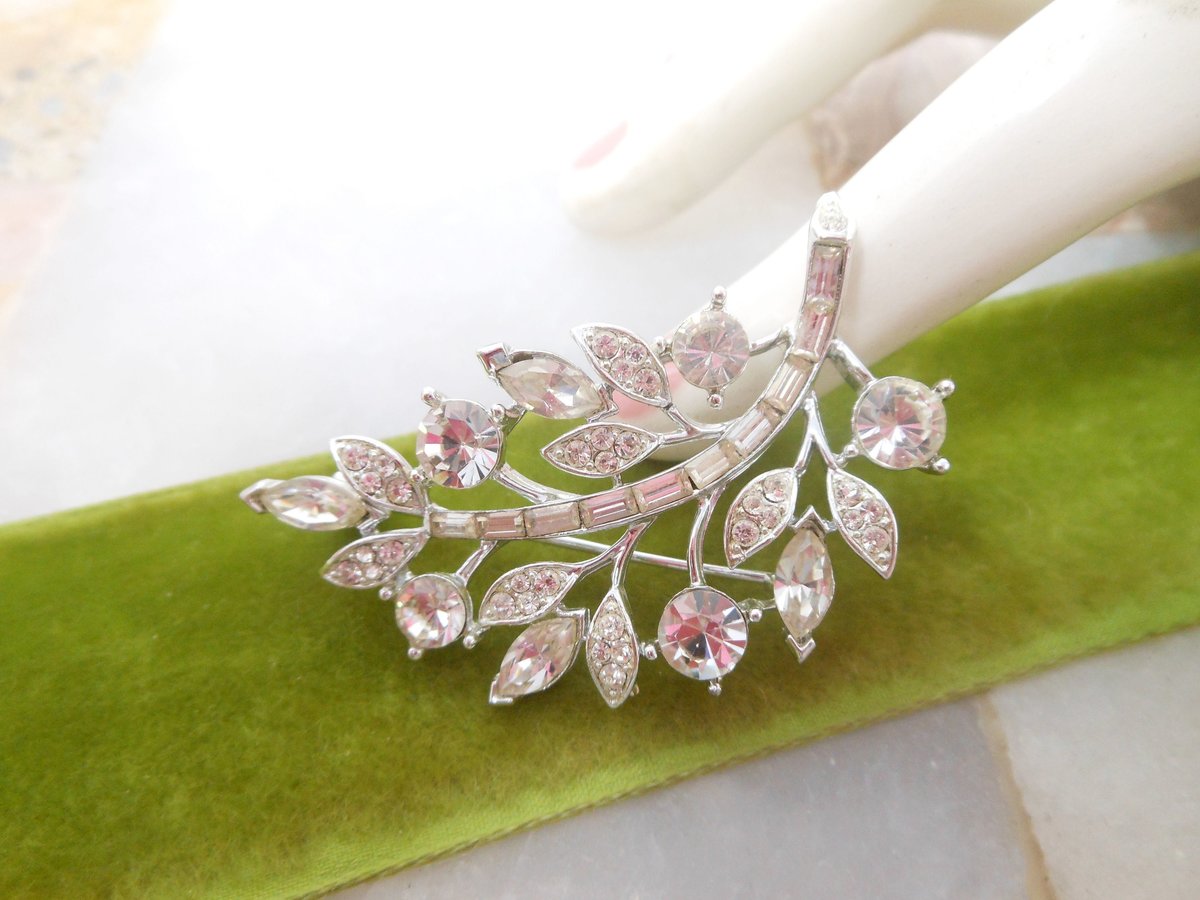 Vintage LISNER Ice Brooch Clear Leaf Flower Pin Designer Rhinestone Crystal Mid Century Jewelry Gift, VivianJoel.com