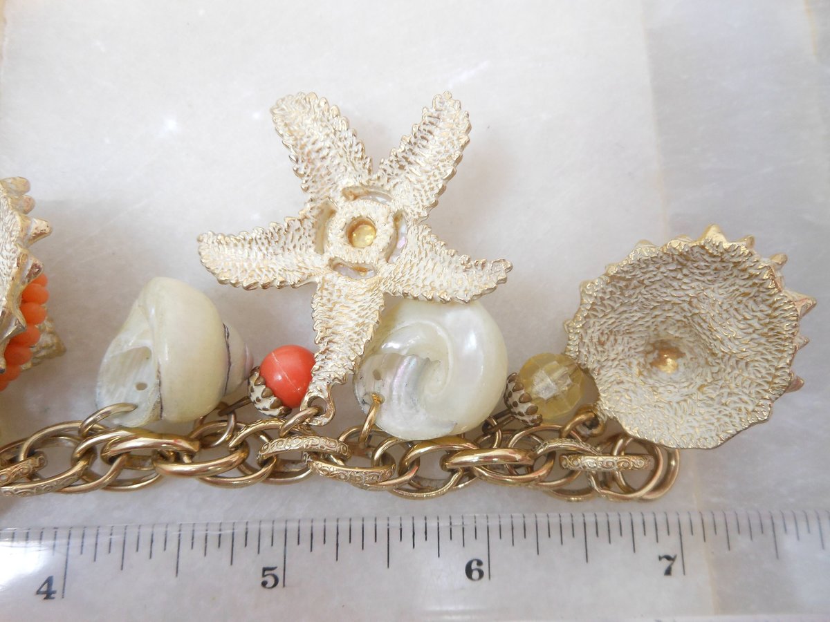 Vintage GERMANY Seashell Starfish Chunky Charm Bracelet Confetti Resin Summer Beachwear Mid Century Jewelry Gift, VivianJoel.com