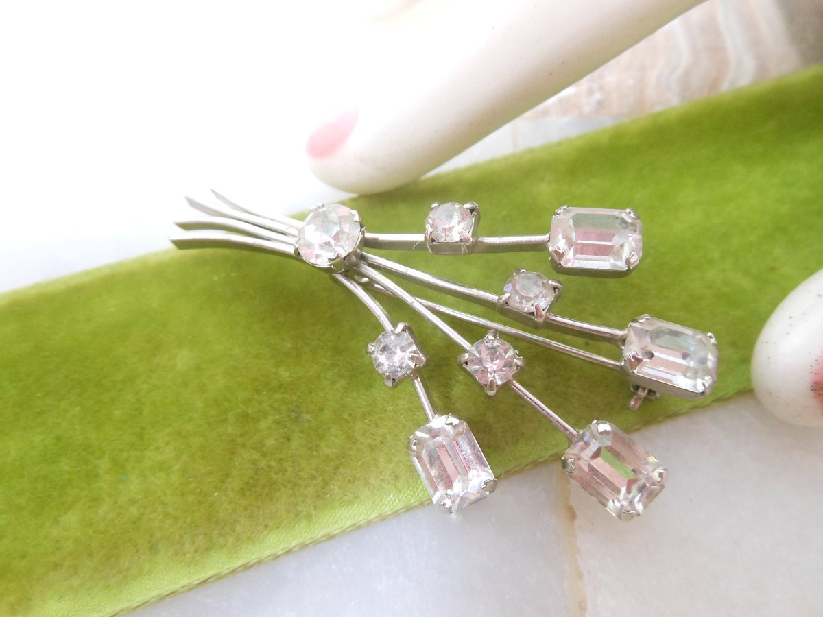 Vintage AUSTRIA Designer Brooch Flower Pin Rhinestone Clear Ice Crystal Regency Revival Mid Century Jewelry Gift, VivianJoel.com