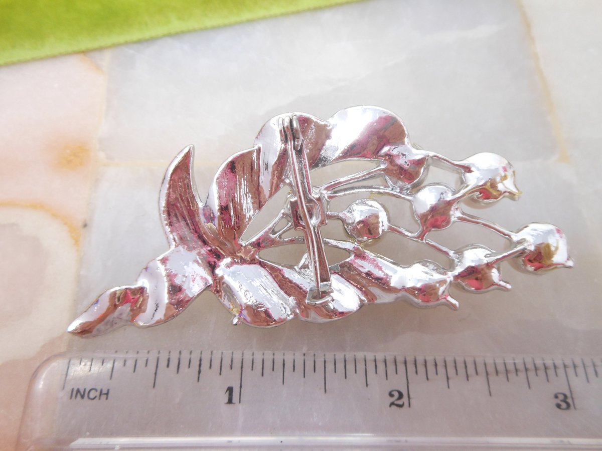 Vintage Pearl Brooch Bouquet Leaf Pin Classic Modernist Silvertone Jewelry Gift Mid Century, VivianJoel.com