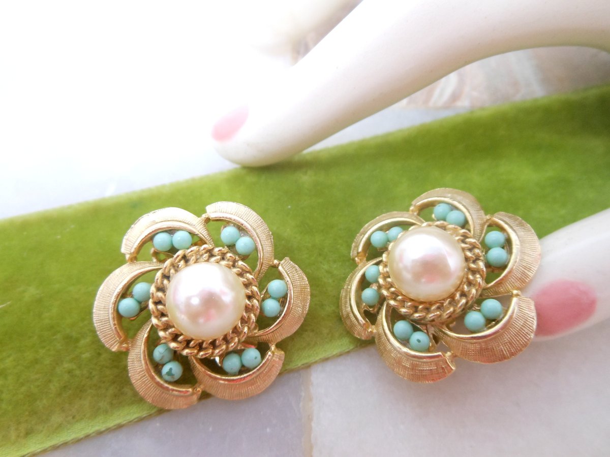 Vintage PAT PEND Pearl Earrings Aqua Bead Clip On Gold Plate Chunky Flower Pinwheel Jewelry Gift Mid Century, VivianJoel.com