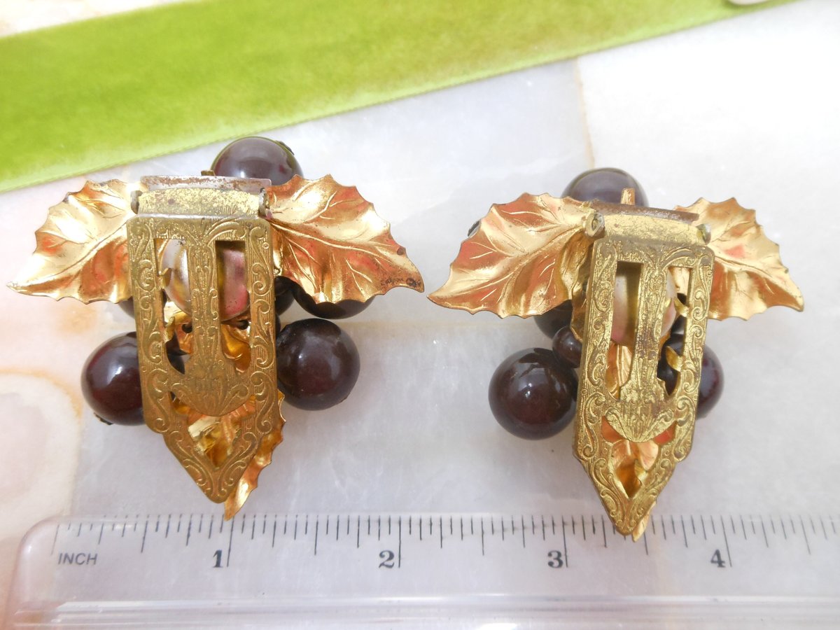 Vintage Dress Clips Chunky Bead Leaf Fur Shoe Clip Buckle Pair SET Chocolate Brown Art Deco Jewelry Mid Century, VivianJoel.com