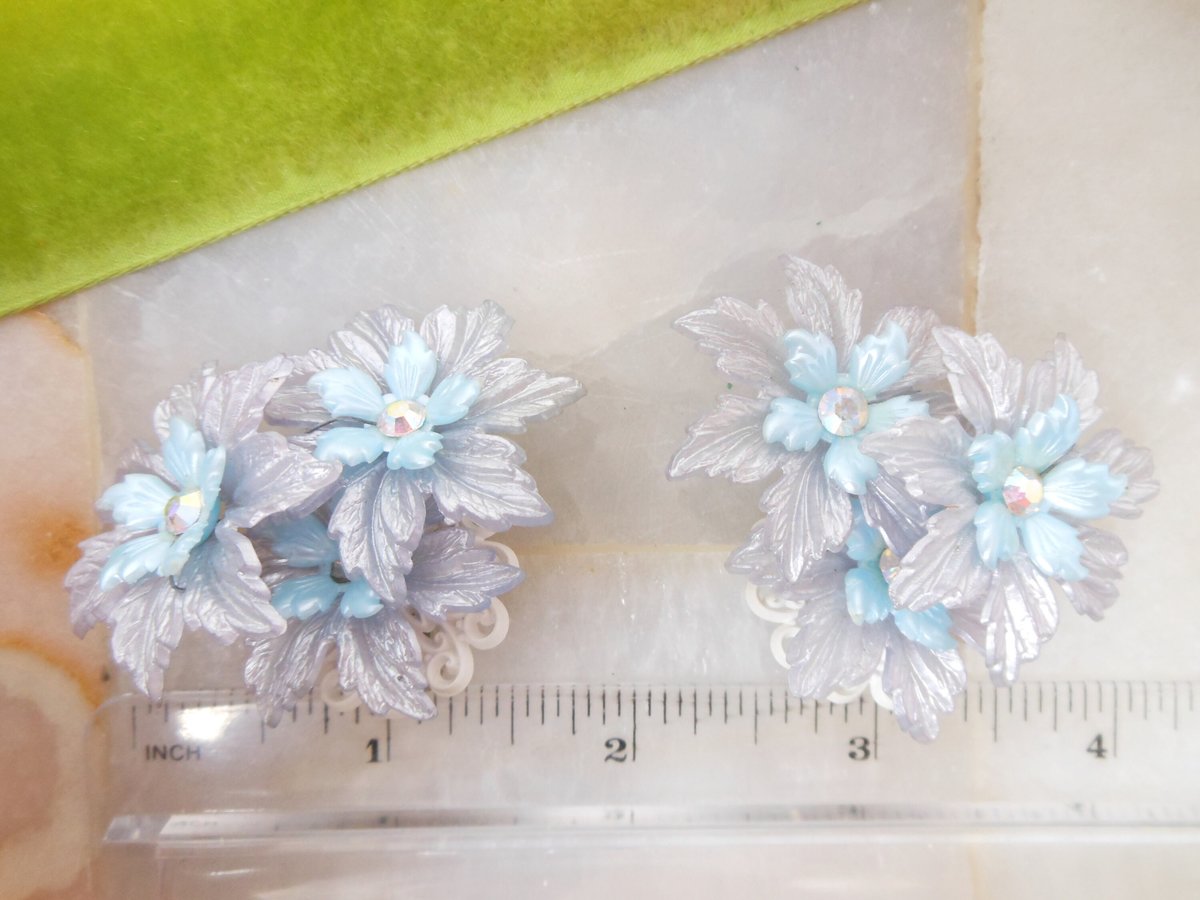 Vintage Jumbo Trembler Earrings Flower Clip On Blue Plastic Rhinestone Cluster Celluloid Jewelry Gift, VivianJoel.com