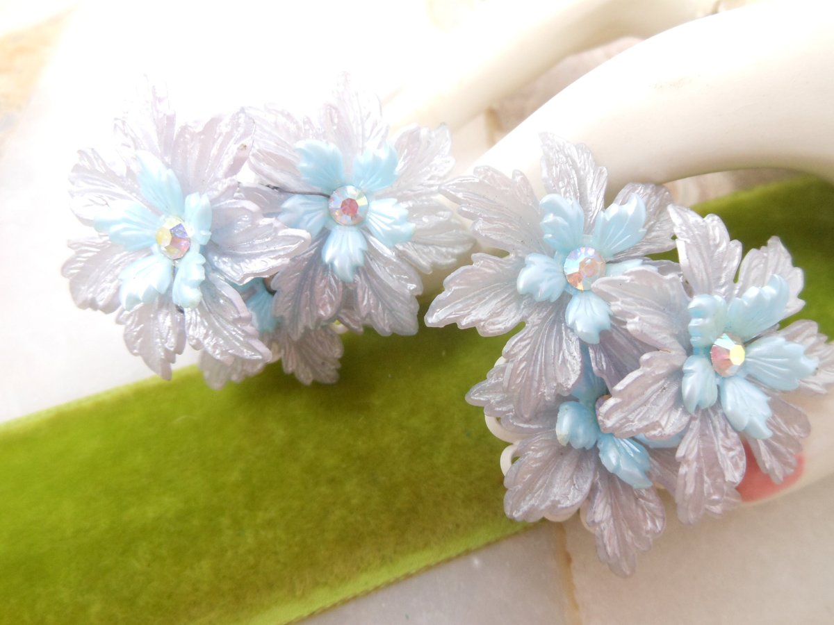 Vintage Jumbo Trembler Earrings Flower Clip On Blue Plastic Rhinestone Cluster Celluloid Jewelry Gift, VivianJoel.com