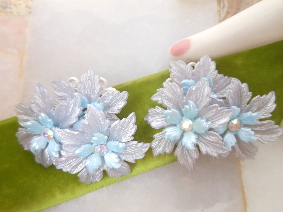 Vintage Jumbo Trembler Earrings Flower Clip On Blue Plastic Rhinestone Cluster Celluloid Jewelry Gift, VivianJoel.com