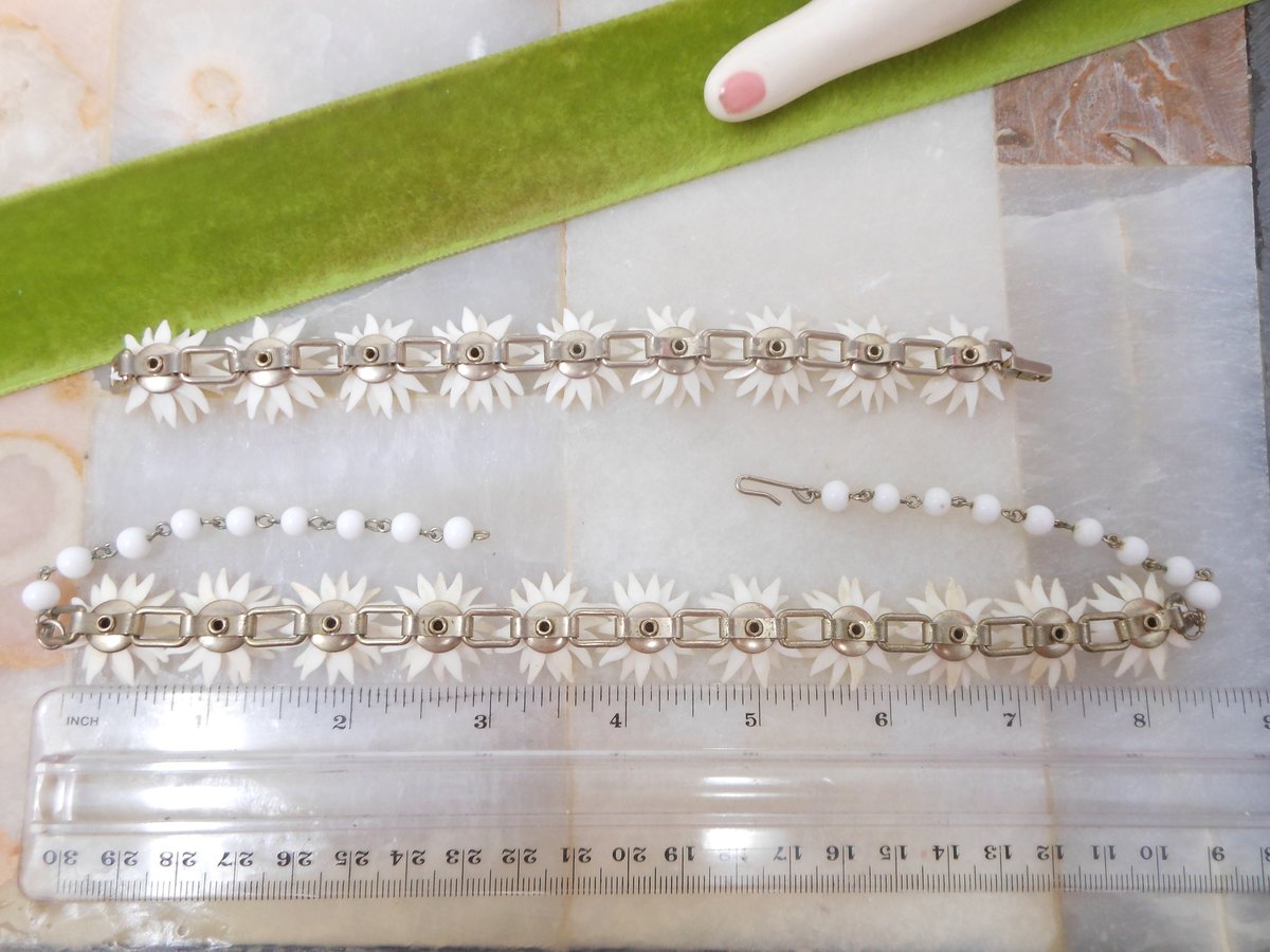 Vintage White Daisy Flower Necklace Bracelet Earrings Set Soft Plastic Parure Rhinestone Pin Up Retro Mid century Jewelry, VivianJoel.com