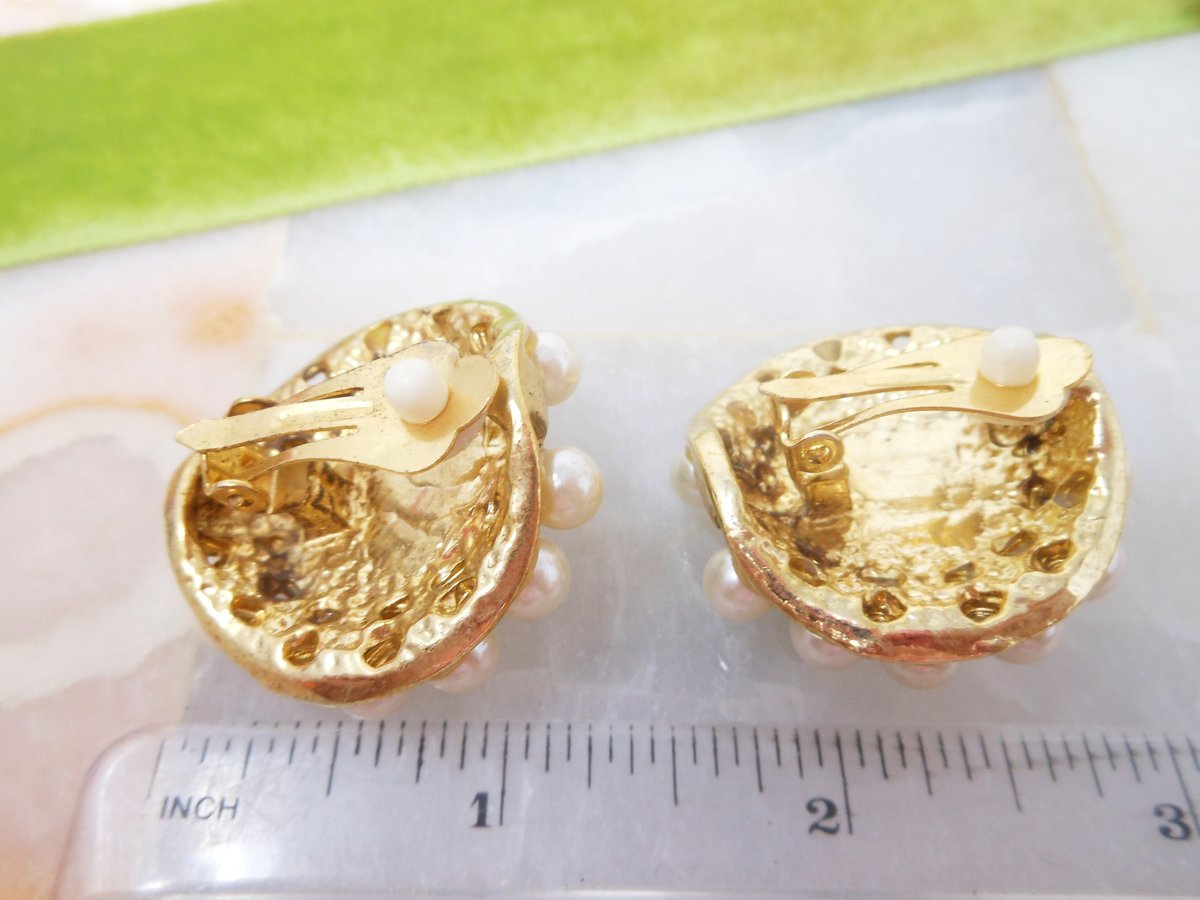 Vintage Jumbo Aqua Blue Earrings Lucite Faux Pearl Plastic Clip On Chunky Mogul Fab Runway Mid Century Jewelry, VivianJoel.com