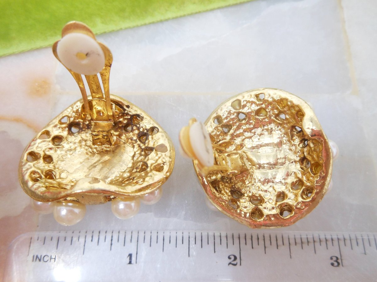 Vintage Jumbo Aqua Blue Earrings Lucite Faux Pearl Plastic Clip On Chunky Mogul Fab Runway Mid Century Jewelry, VivianJoel.com