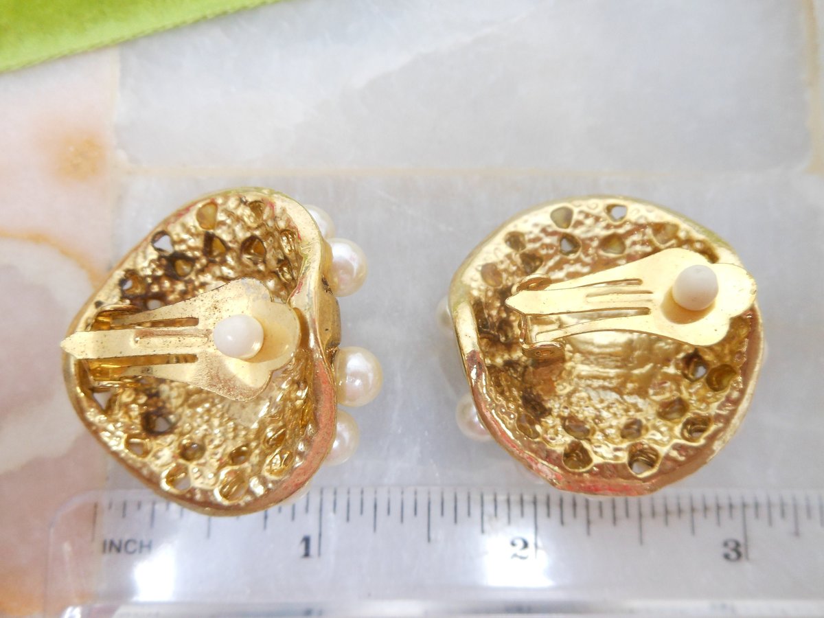 Vintage Jumbo Aqua Blue Earrings Lucite Faux Pearl Plastic Clip On Chunky Mogul Fab Runway Mid Century Jewelry, VivianJoel.com