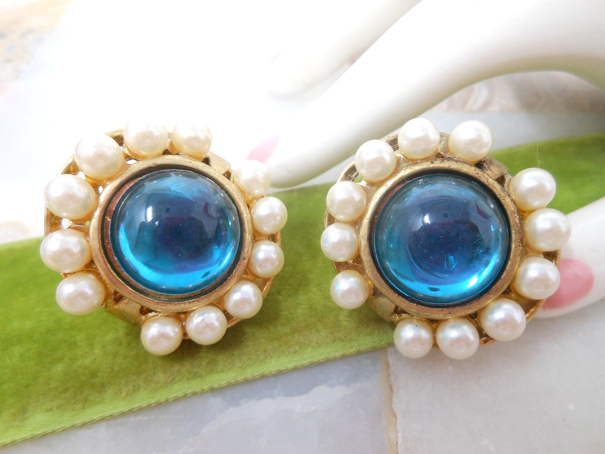 Vintage Jumbo Aqua Blue Earrings Lucite Faux Pearl Plastic Clip On Chunky Mogul Fab Runway Mid Century Jewelry, VivianJoel.com