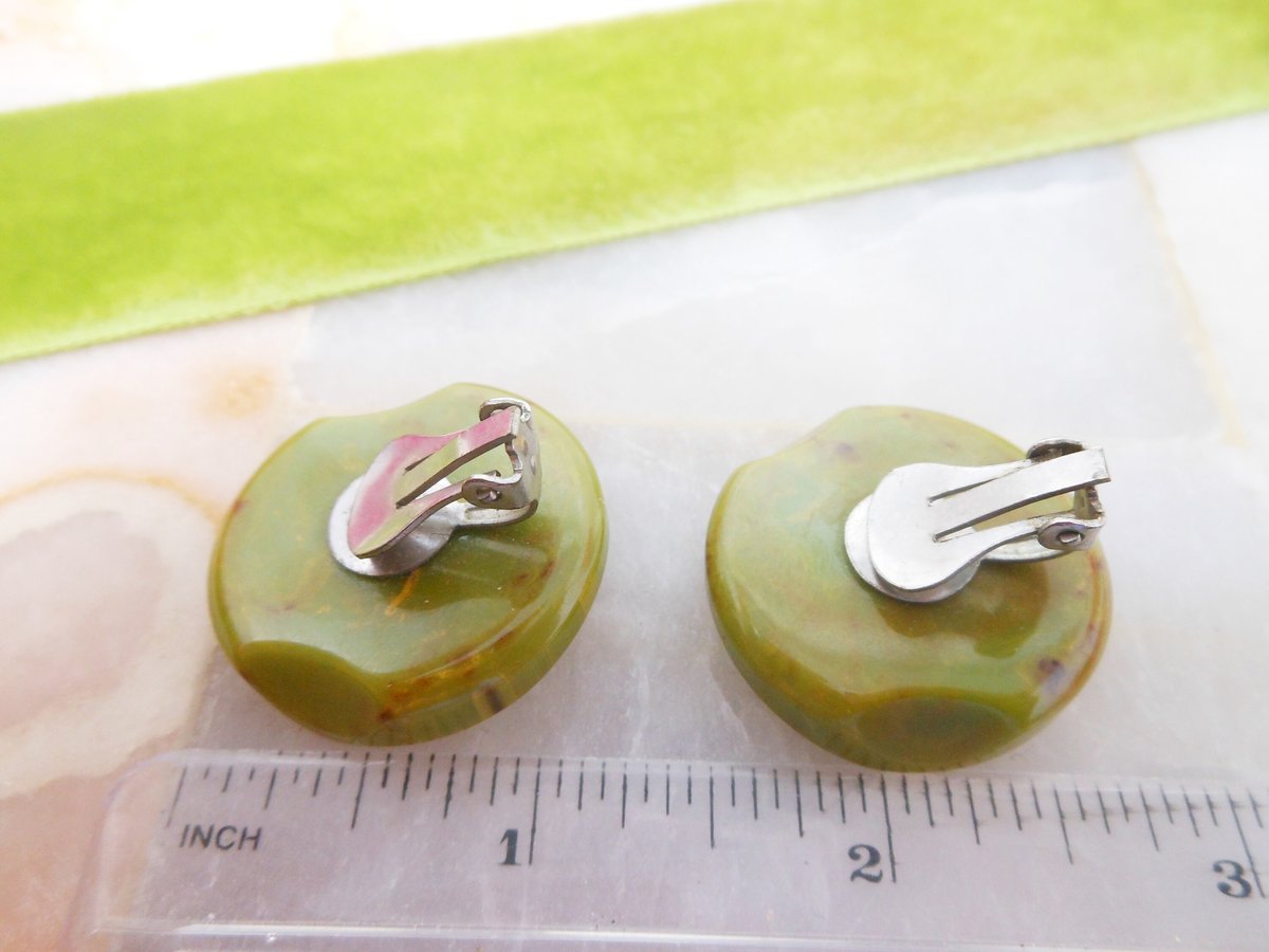 Vintage BAKELITE Chunky Green Earrings Clip On Spinach Marbled Plastic Mid Century Jewelry Gift, VivianJoel.com