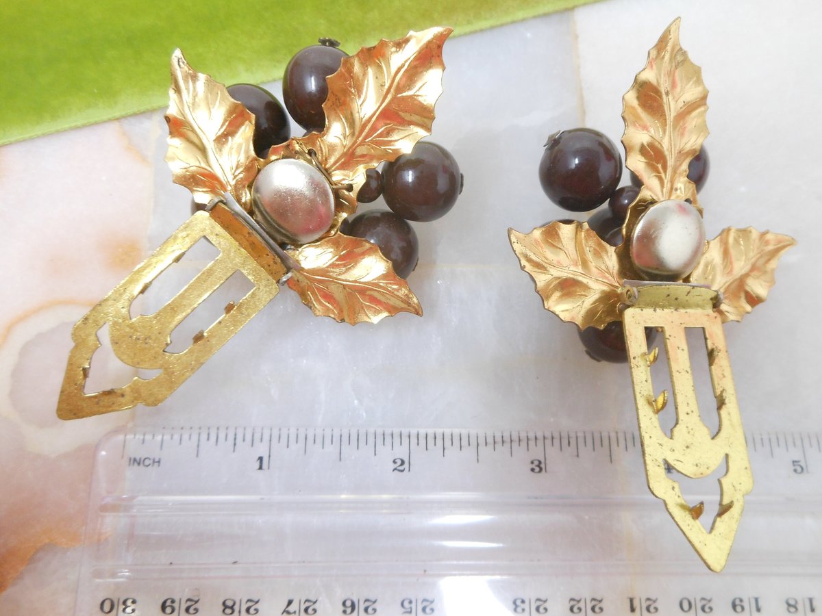 Vintage Dress Clips Chunky Bead Leaf Fur Shoe Clip Buckle Pair SET Chocolate Brown Art Deco Jewelry Mid Century, VivianJoel.com