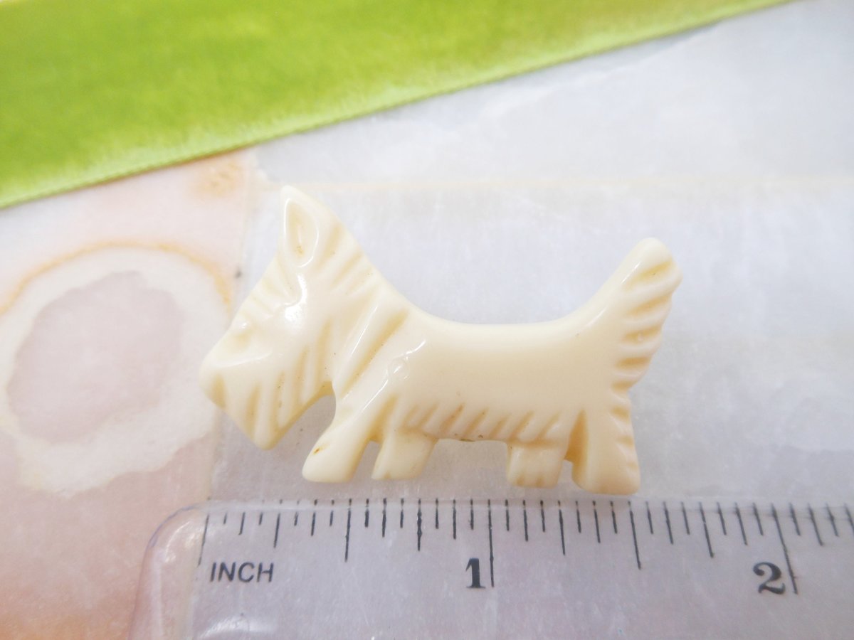 Vintage Scotty Dog Pin Brooch Terrier Scottie Figural Resin Plastic Carved Mid Century Jewelry Gift, VivianJoel.com