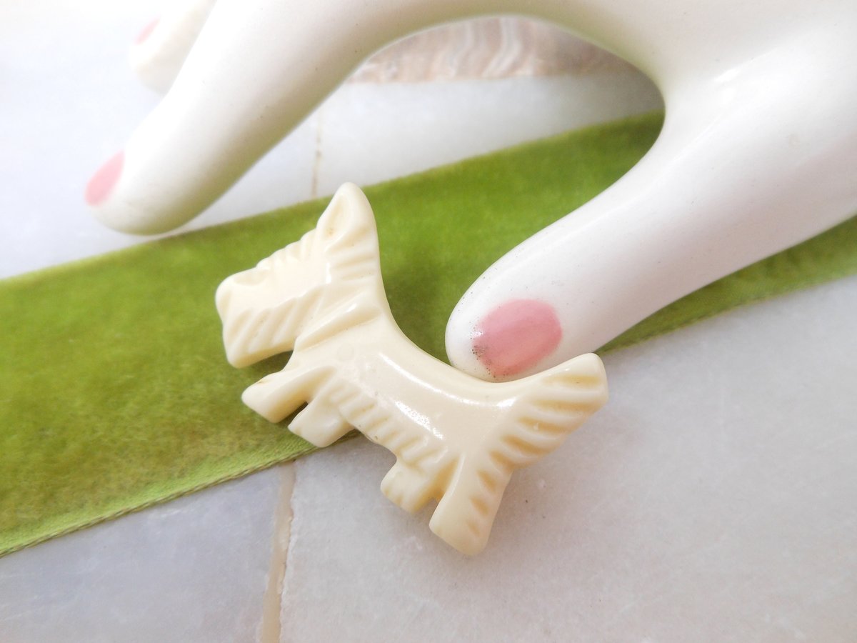 Vintage Scotty Dog Pin Brooch Terrier Scottie Figural Resin Plastic Carved Mid Century Jewelry Gift, VivianJoel.com