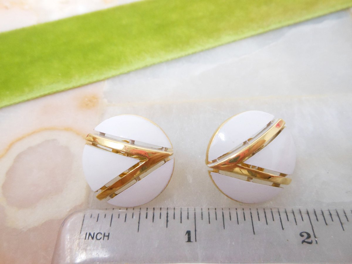 Vintage Crown TRIFARI White Earrings Clip On Enamel Graphic Mod Mid Century Designer Jewelry, VivianJoel.com