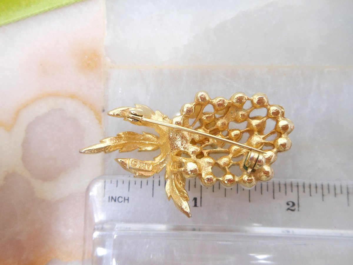 Vintage ART Designer Brooch Pearl Cluster Signed Pin Grape Flower Gold Plate Mid Century Jewelry *as is*, VivianJoel.com