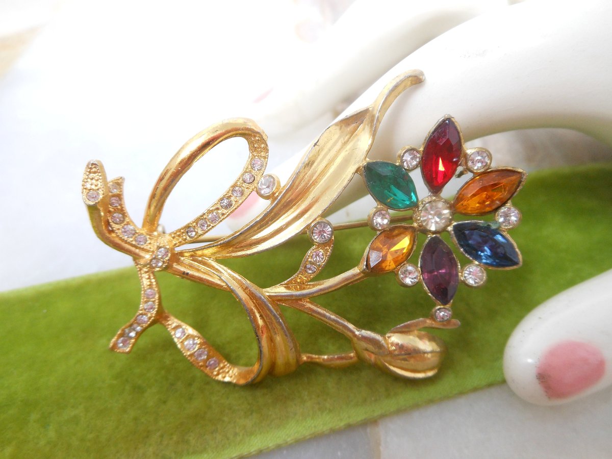 Vintage Rhinestone Flower Pin Pot Metal Brooch Crystal Bouquet Art Deco Mid Century Jewelry Gift, VivianJoel.com