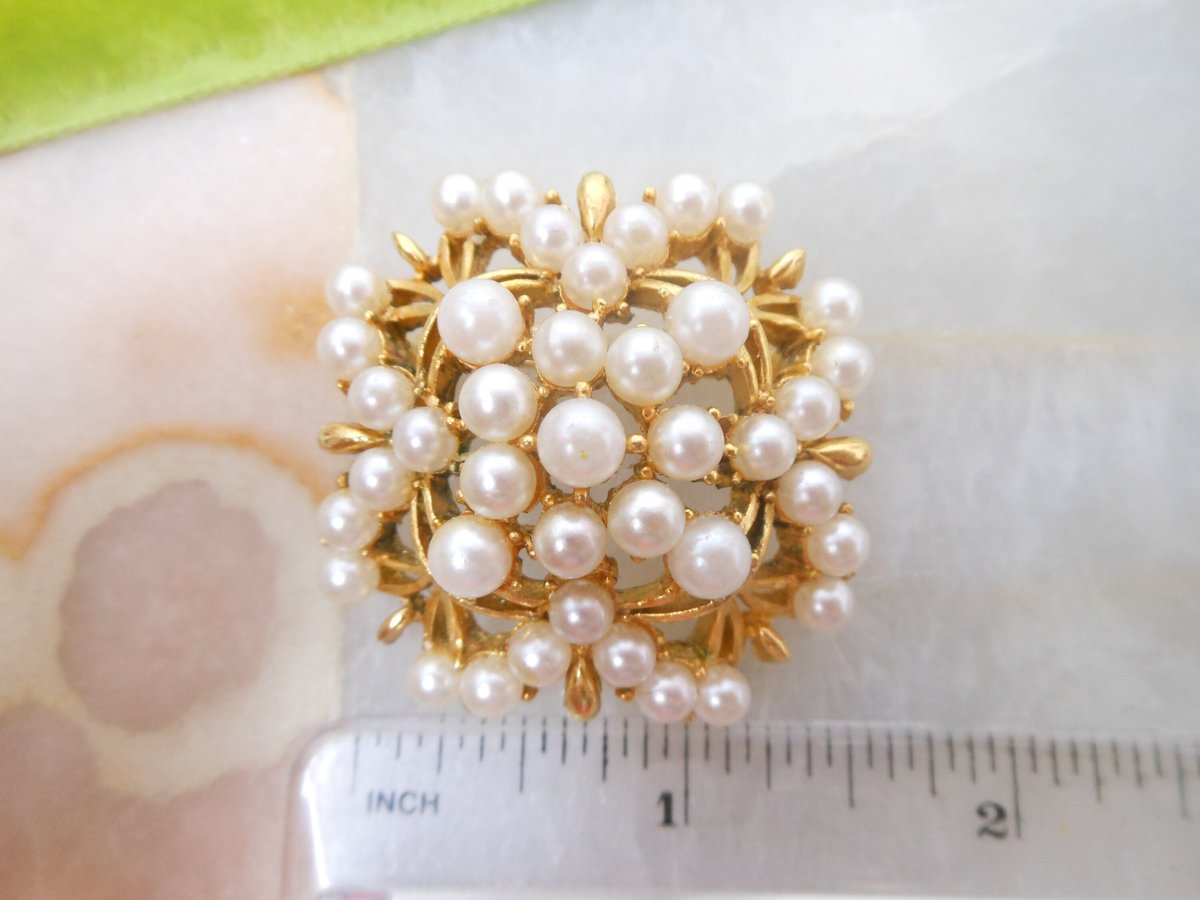 Vintage LISNER Pearl Brooch Cluster Pin Designer Classic Gold Plate Mid Century Jewelry Gift, VivianJoel.com