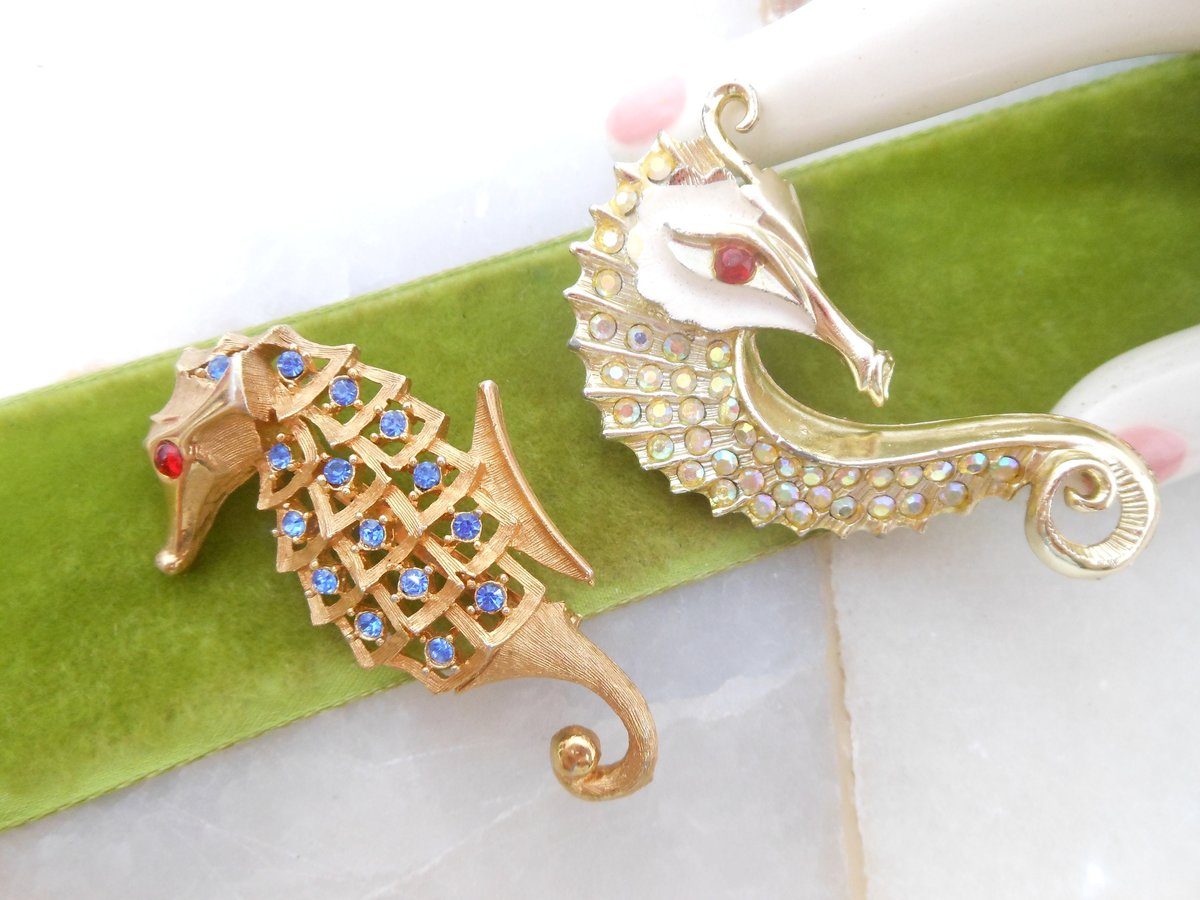 Vintage LOT 2 Seahorse Brooch Rhinestone Pin Figural Coastal Beach Mid Century Kitsch Jewelry Gift, VivianJoel.com