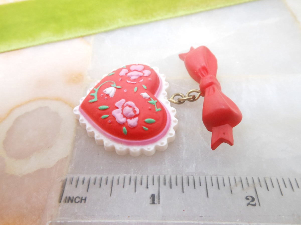 Vintage Valentine Heart Pin Brooch Resin Plastic Dangle Charm Pink Rose Love Romance Gift, VivianJoel.com