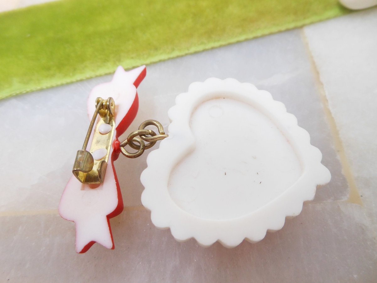 Vintage Valentine Heart Pin Brooch Resin Plastic Dangle Charm Pink Rose Love Romance Gift, VivianJoel.com
