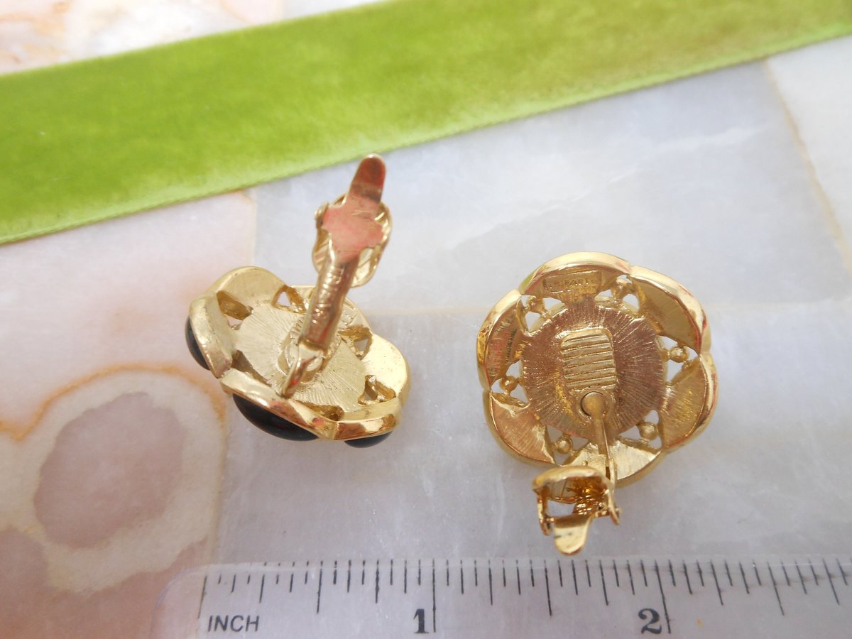 Vintage TRIFARI TM Earrings Clip On Faux Pearl Black Classic Gold Plate Timeless Designer Mid Century Jewelry Gift, VivianJoel.com