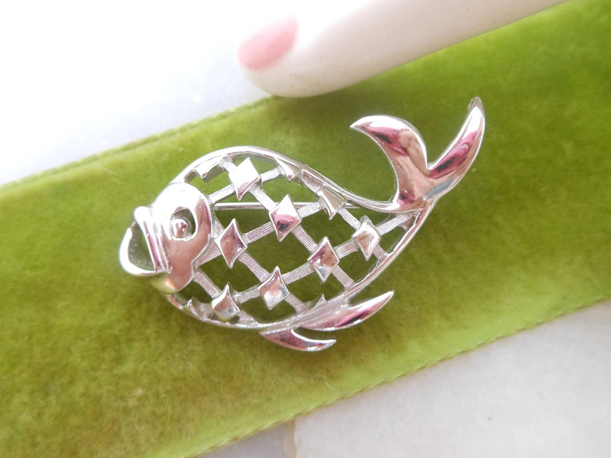 Vintage TRIFARI Brooch Fish Koi Pin Figural Silver Tone Pisces Tropical Coastal Designer Jewelry Mid Century, VivianJoel.com